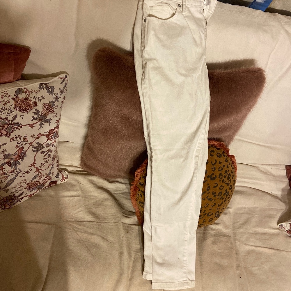 Universal Thread White Denim Jeans